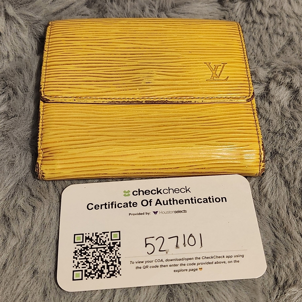 Pre-loved Yellow Louis Vuitton EPI Women's Wallet
